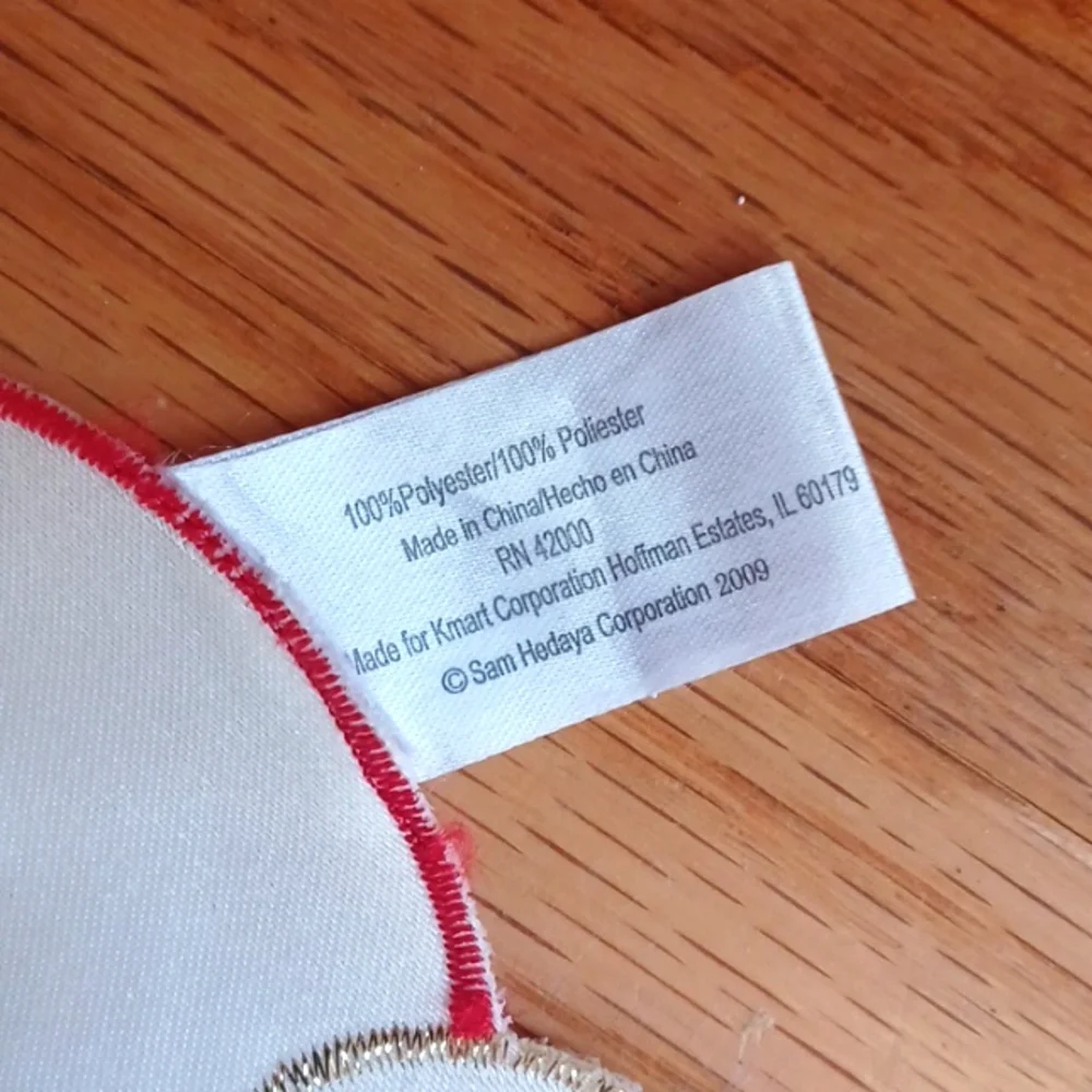 Poinsettia Red Embroidery Table Cloth 51 W 68L  Cream 5 Matching Place Settings